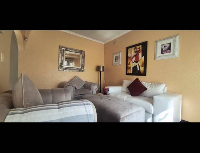 3 BEDROOM HOUSE FOR SALE IN GLEN MARAIS